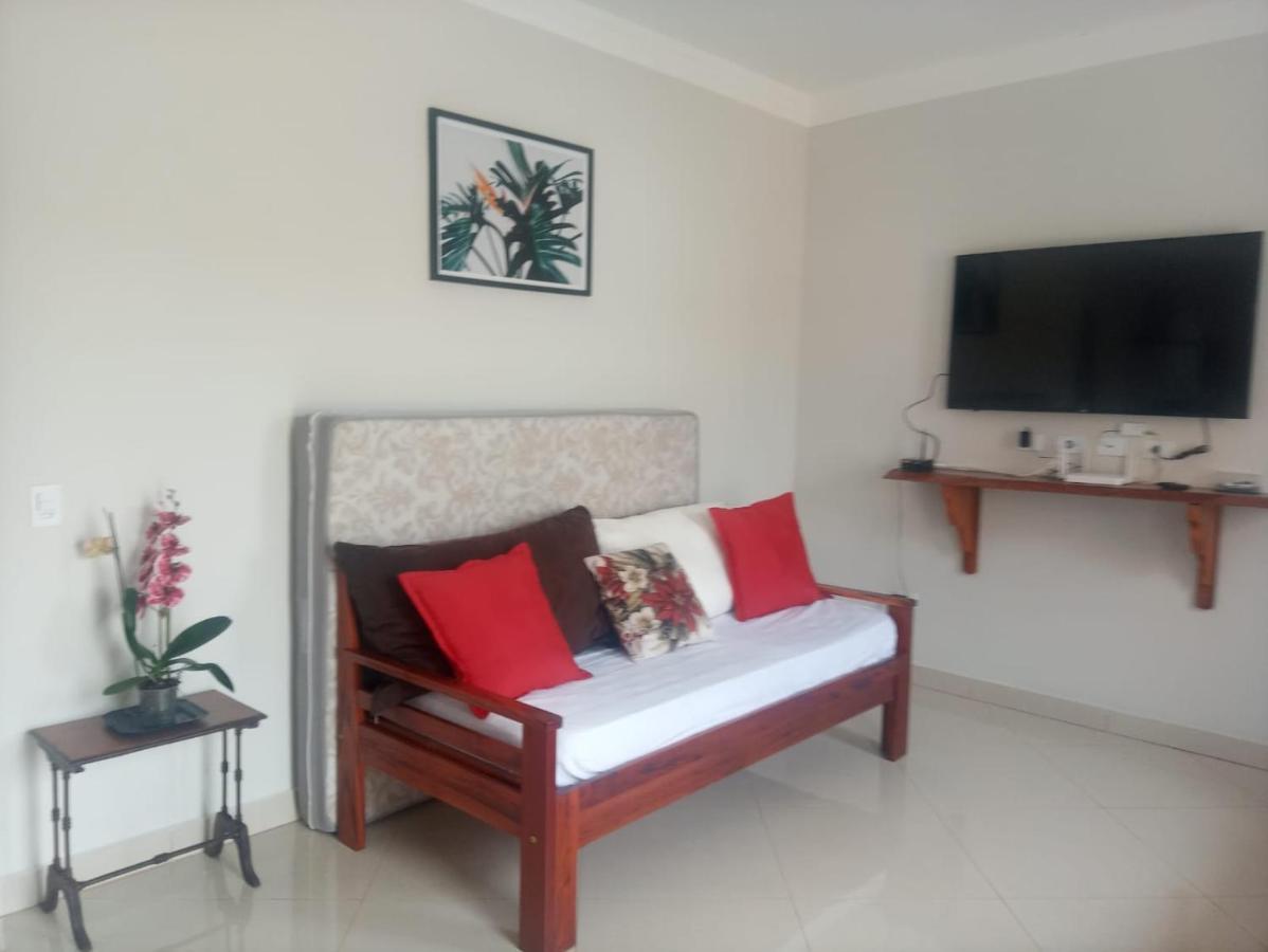 Casa Nova Com Piscina Proxima A Praia E Menos De 3Km Do Centro De Убатуба Экстерьер фото